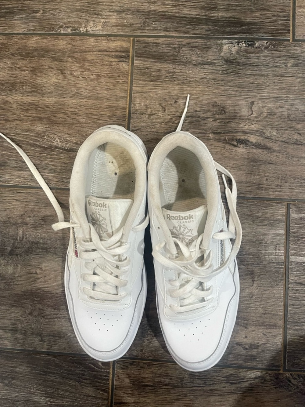 Reebok Men’s White Low-Top Leather Sneakers - Picture 3 of 4